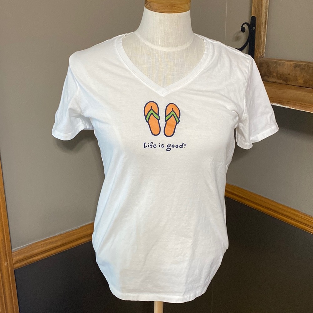 Life is good flip flops white v neck short sleeve crew neck tee shirt size small